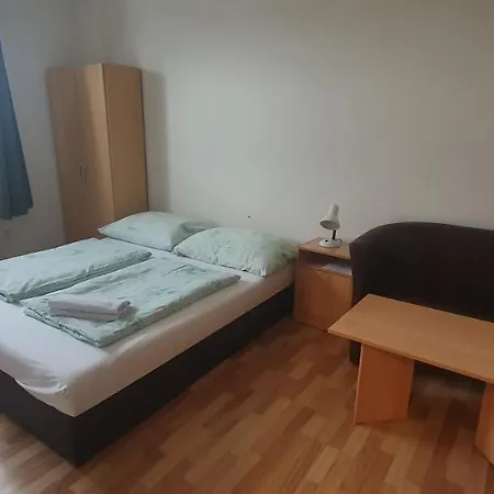 Pod Vinici 3* 미쿨로프